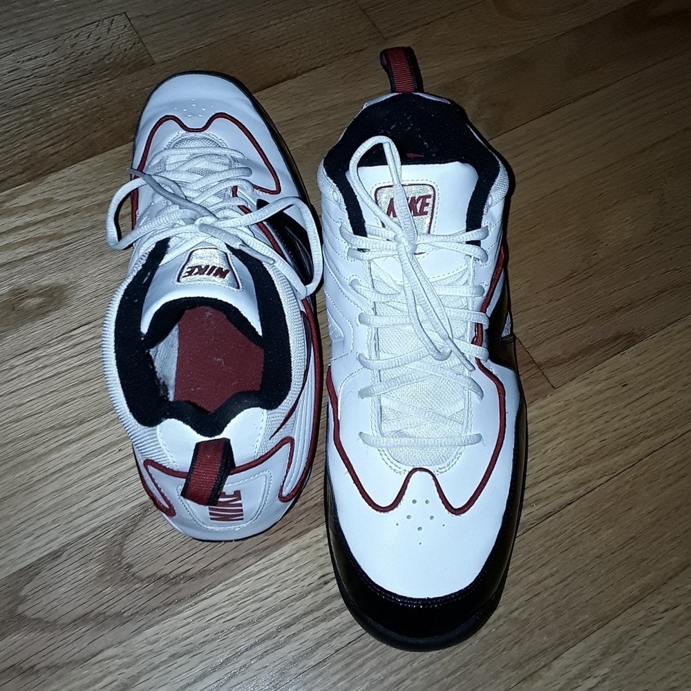 Nike Air Flight Above
Basketball Sneakers